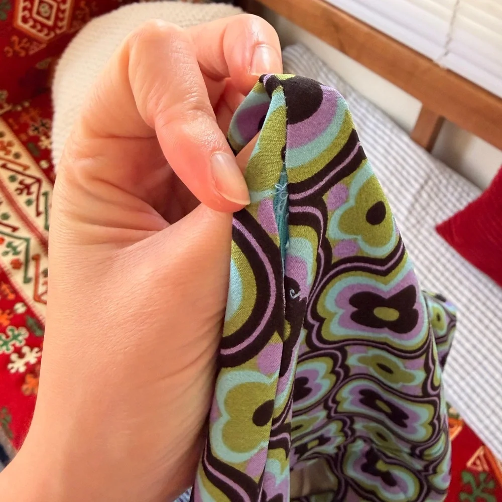 Geometric Patterned Flare Pants - Picture 5 of 6